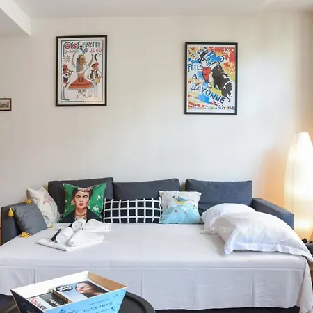 Apartment Charming Flat In A Calm Street At The Historic Heart Of - Welkeys *